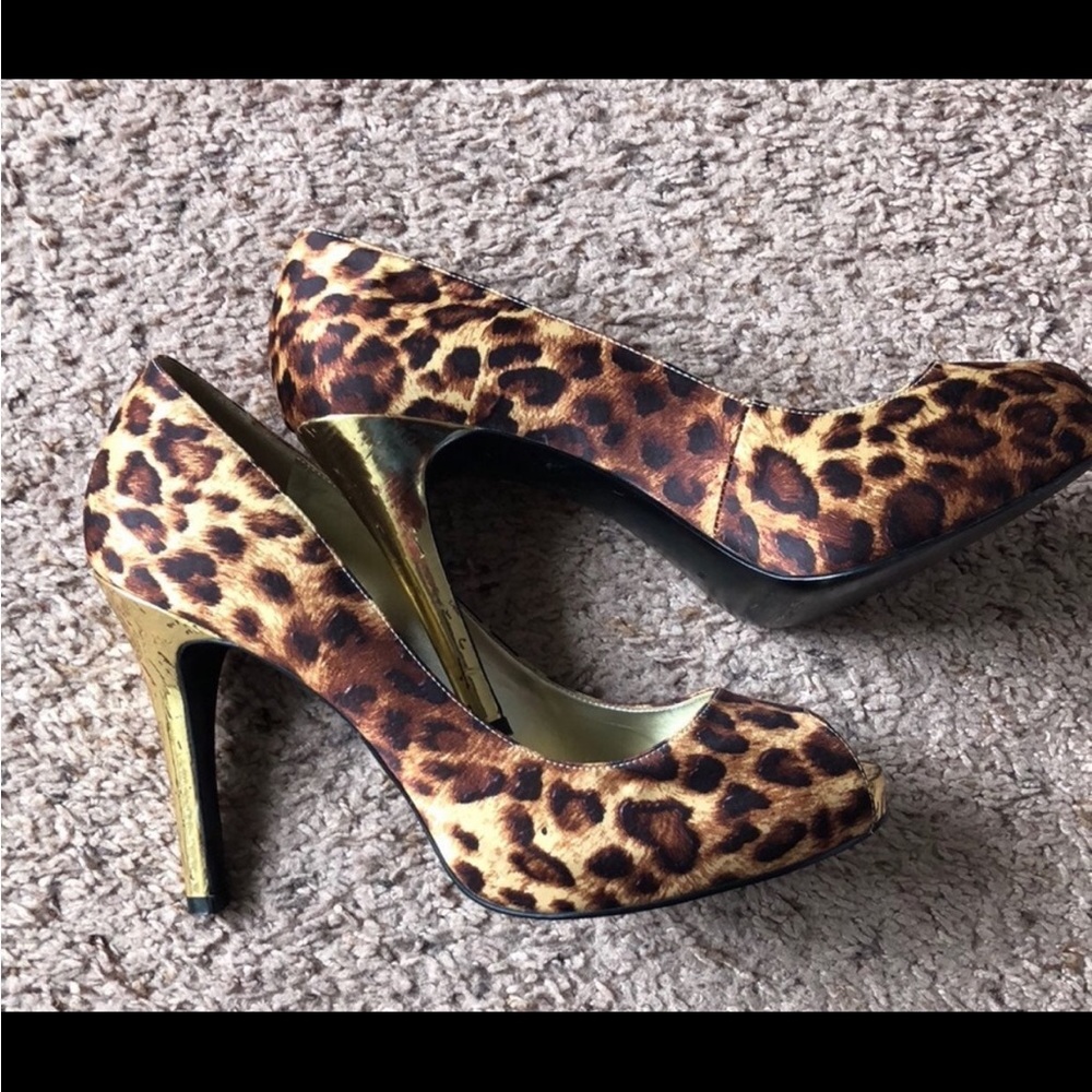 Guess leopard print stiletto heels, size 8M